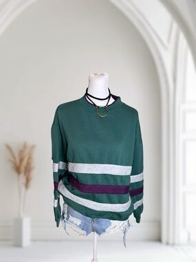 Vintage Jaclyn Smith Sport Striped Oversized Crewneck Sweatshirt Small